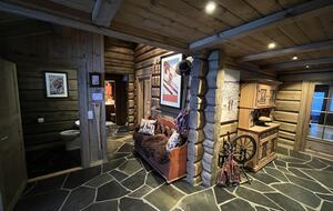 Kvitfjell, Authentic Scandinavian Log Cabin with Ski-Out Access - Fåvang, Norway