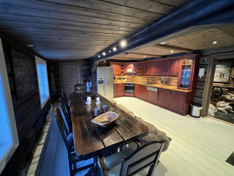 Kvitfjell, Authentic Scandinavian Log Cabin with Ski-Out Access - Fåvang, Norway