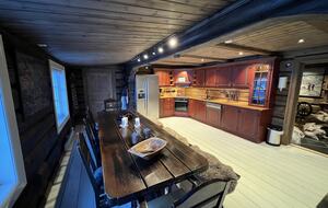 Kvitfjell, Authentic Scandinavian Log Cabin with Ski-Out Access - Fåvang, Norway