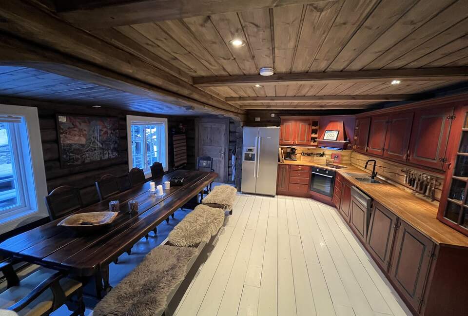 Kvitfjell, Authentic Scandinavian Log Cabin with Ski-Out Access - Fåvang, Norway