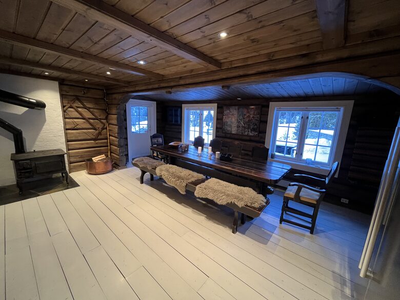 Kvitfjell, Authentic Scandinavian Log Cabin with Ski-Out Access - Fåvang, Norway