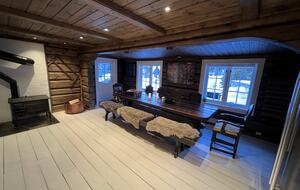 Kvitfjell, Authentic Scandinavian Log Cabin with Ski-Out Access - Fåvang, Norway