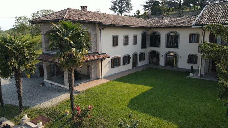 Piedmont Countryside Villa with Pool - Calosso, Italy