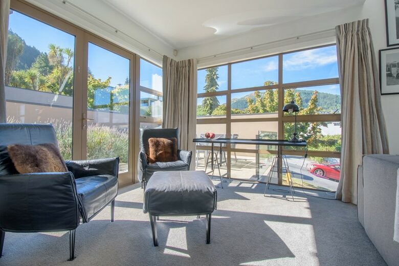 Lake Street Queenstown - Queenstown, New Zealand