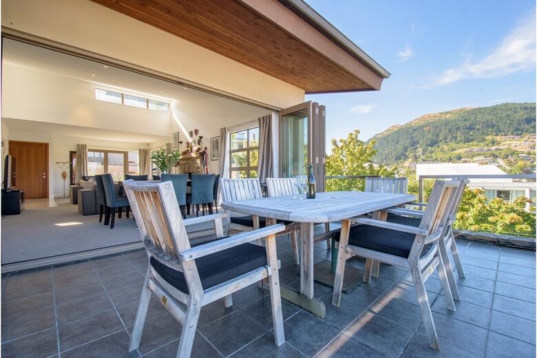 Lake Street Queenstown - Queenstown, New Zealand