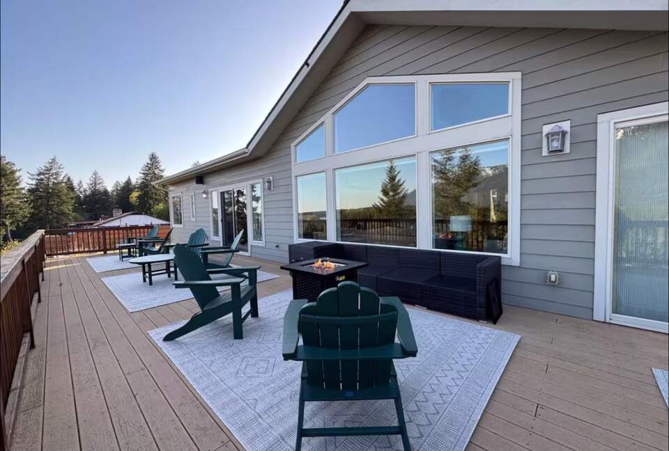 Glacier Area Retreat with River & Mountain Views - Columbia Falls, Montana