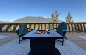 Glacier Area Retreat with River & Mountain Views - Columbia Falls, Montana