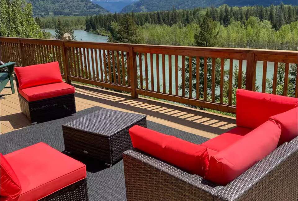 Glacier Area Retreat with River & Mountain Views - Columbia Falls, Montana
