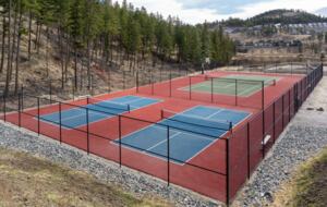 Contemporary Kelowna Escape with Panoramic Views - Kelowna, Canada