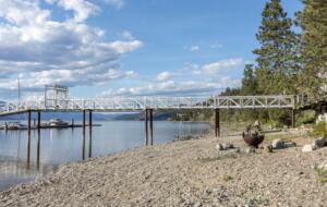 Contemporary Kelowna Escape with Panoramic Views - Kelowna, Canada