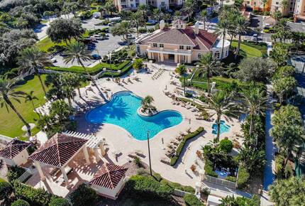 Luxurious 4 bedroom condo at Minorca - New Smyrna Beach, Florida