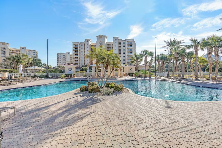 Luxurious 4 bedroom condo at Minorca - New Smyrna Beach, Florida