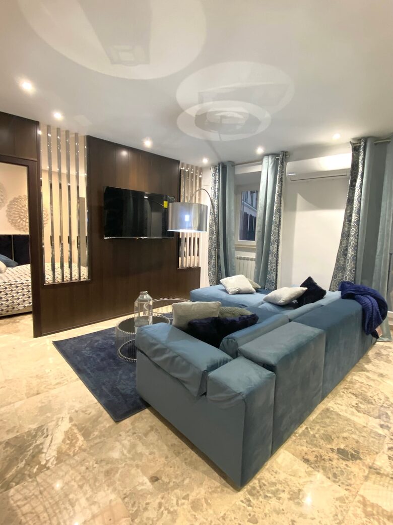 Historic Center Comfort Near the Royal Palace - Madrid, Spain