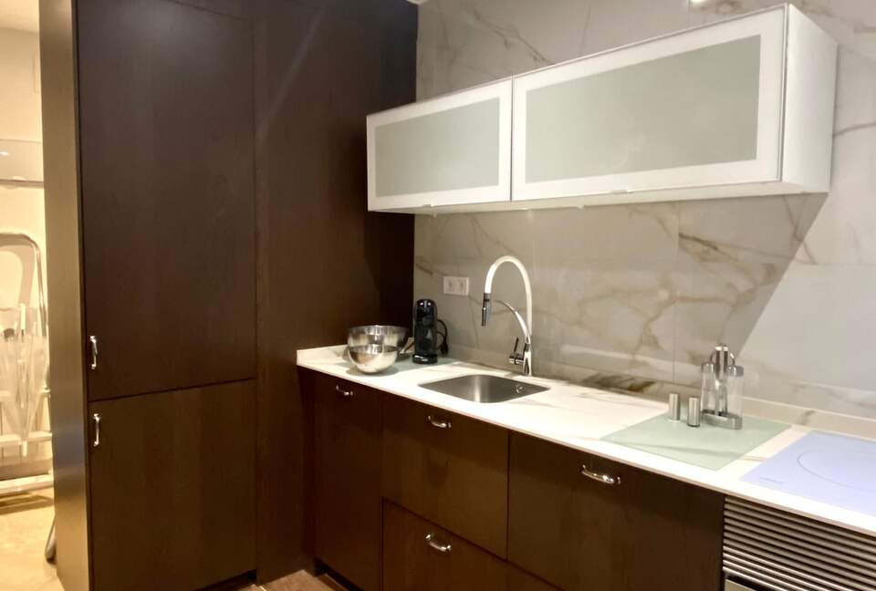 Historic Center Comfort Near the Royal Palace - Madrid, Spain