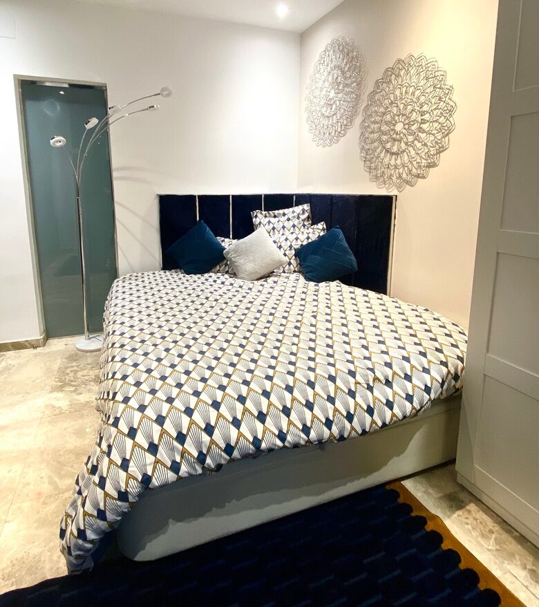 Historic Center Comfort Near the Royal Palace - Madrid, Spain