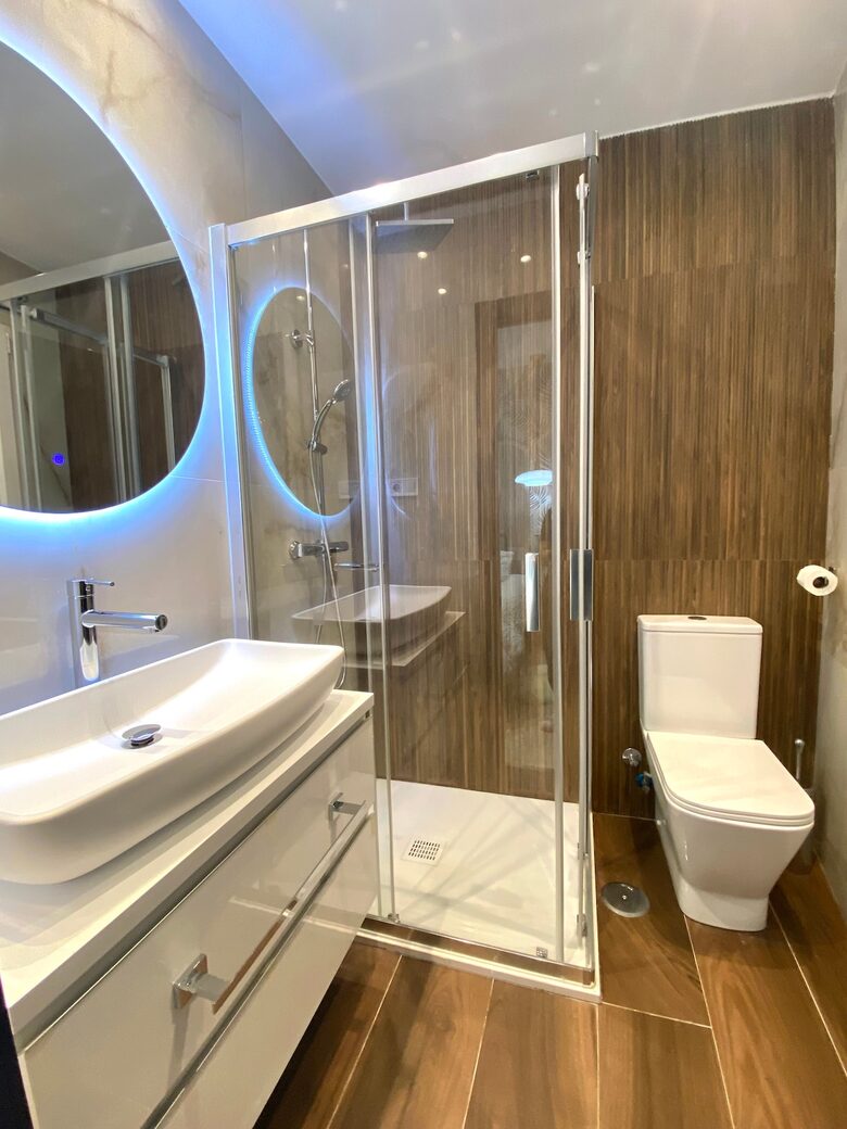 Historic Center Comfort Near the Royal Palace - Madrid, Spain