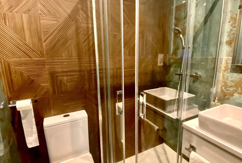 Historic Center Comfort Near the Royal Palace - Madrid, Spain