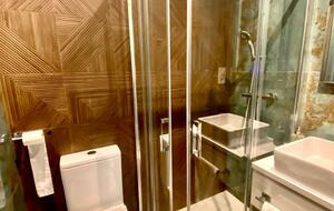 Historic Center Comfort Near the Royal Palace - Madrid, Spain