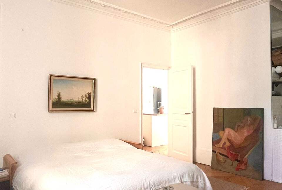 Refined Minimalist Apartment by Paris’s Iconic Passages - Paris, France