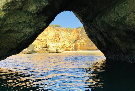 Outstanding boat ride with beautiful grottes and colors