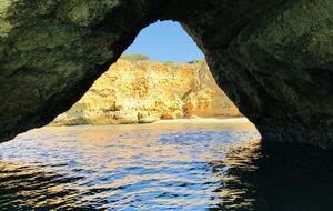 Outstanding boat ride with beautiful grottes and colors