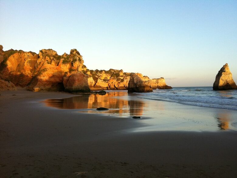 1930s Oceanview Villa Steps from Praia da Rocha - Praia da Rocha, Portugal
