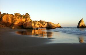 1930s Oceanview Villa Steps from Praia da Rocha - Praia da Rocha, Portugal