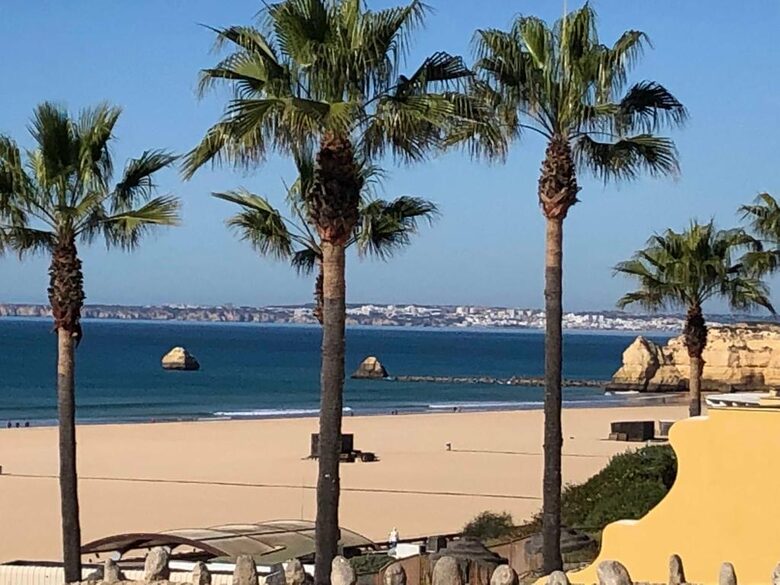 3 minutes walking from home