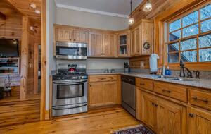 Private White Oak Mountain Retreat with Expansive Decks - Columbus, North Carolina