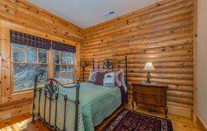 Private White Oak Mountain Retreat with Expansive Decks - Columbus, North Carolina