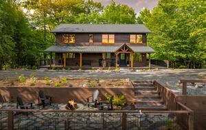 Blue Ridge Vista with Long-Range Mountain Views - Blue Ridge, Georgia