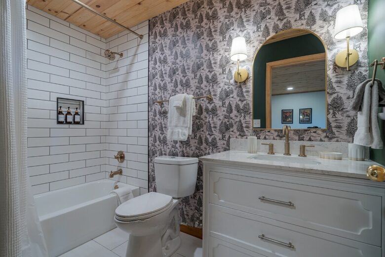 Blue Ridge Vista with Long-Range Mountain Views - Blue Ridge, Georgia