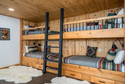 Blue Ridge Vista with Long-Range Mountain Views - Blue Ridge, Georgia