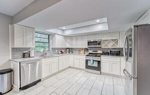 Relaxed Riverside Home with Private Dock and Balcony - Tampa, Florida