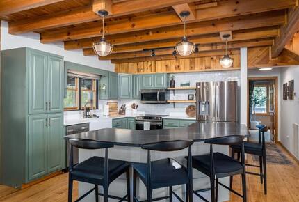 Blue Ridge Vista with Long-Range Mountain Views - Blue Ridge, Georgia