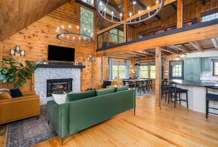 Blue Ridge Vista with Long-Range Mountain Views - Blue Ridge, Georgia