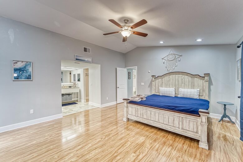 Relaxed Riverside Home with Private Dock and Balcony - Tampa, Florida