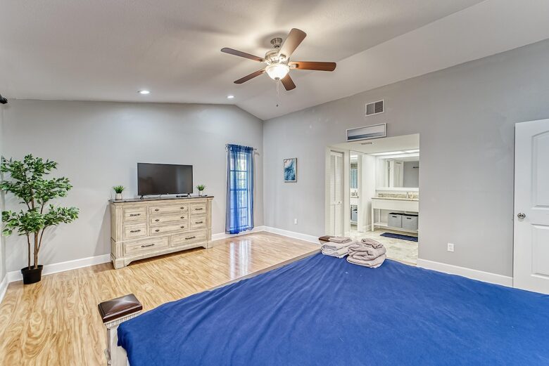 Relaxed Riverside Home with Private Dock and Balcony - Tampa, Florida