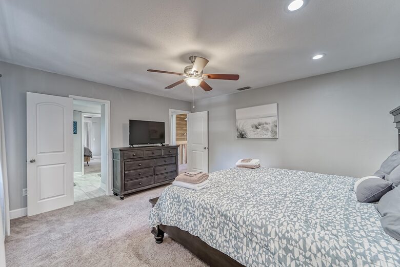 Relaxed Riverside Home with Private Dock and Balcony - Tampa, Florida