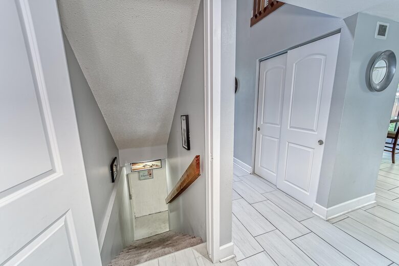 Relaxed Riverside Home with Private Dock and Balcony - Tampa, Florida