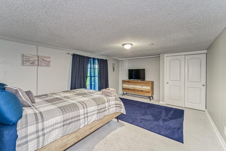 Relaxed Riverside Home with Private Dock and Balcony - Tampa, Florida