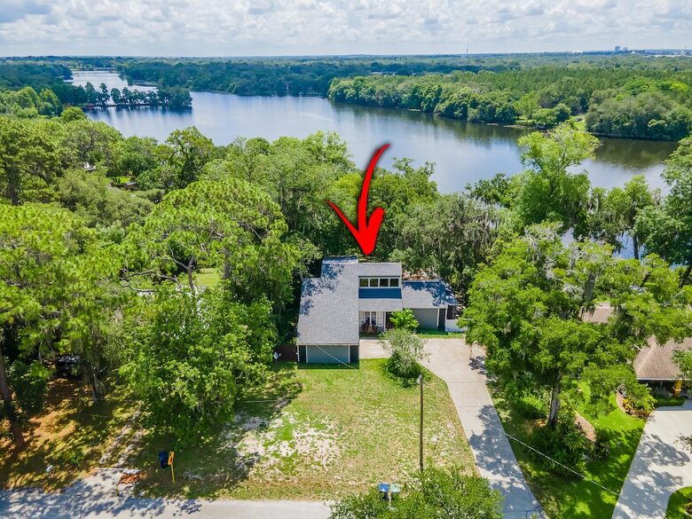 Relaxed Riverside Home with Private Dock and Balcony - Tampa, Florida