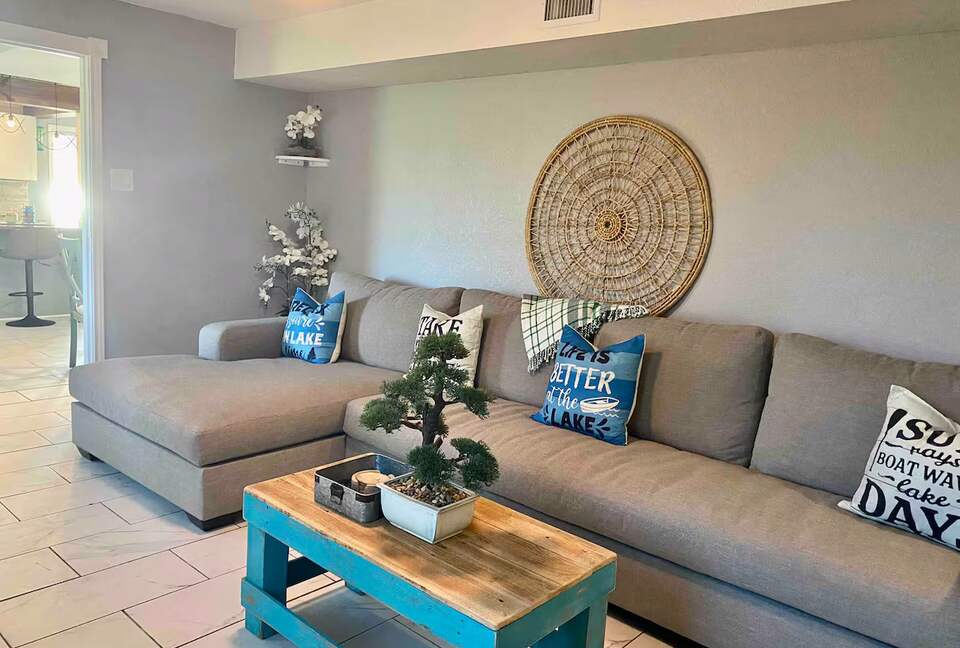 Modern Lakefront Escape Near Dallas with Endless Views - Kemp, Texas