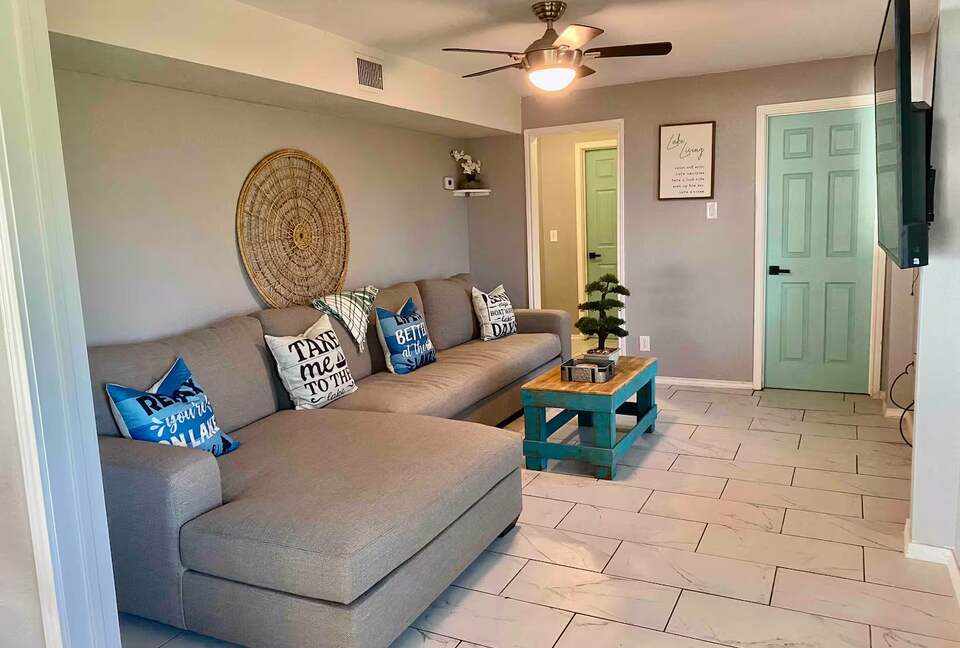 Modern Lakefront Escape Near Dallas with Endless Views - Kemp, Texas