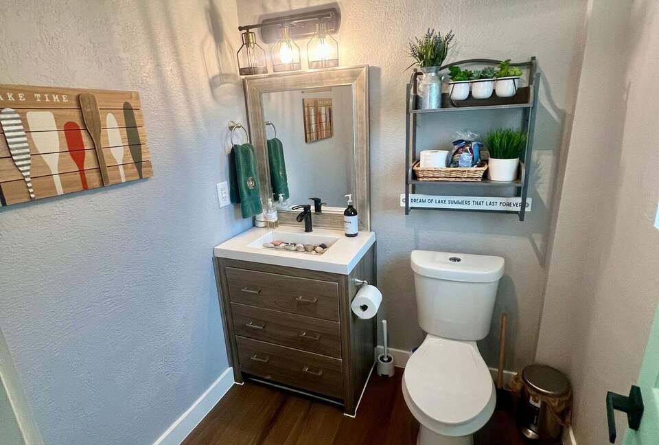 Modern Lakefront Escape Near Dallas with Endless Views - Kemp, Texas