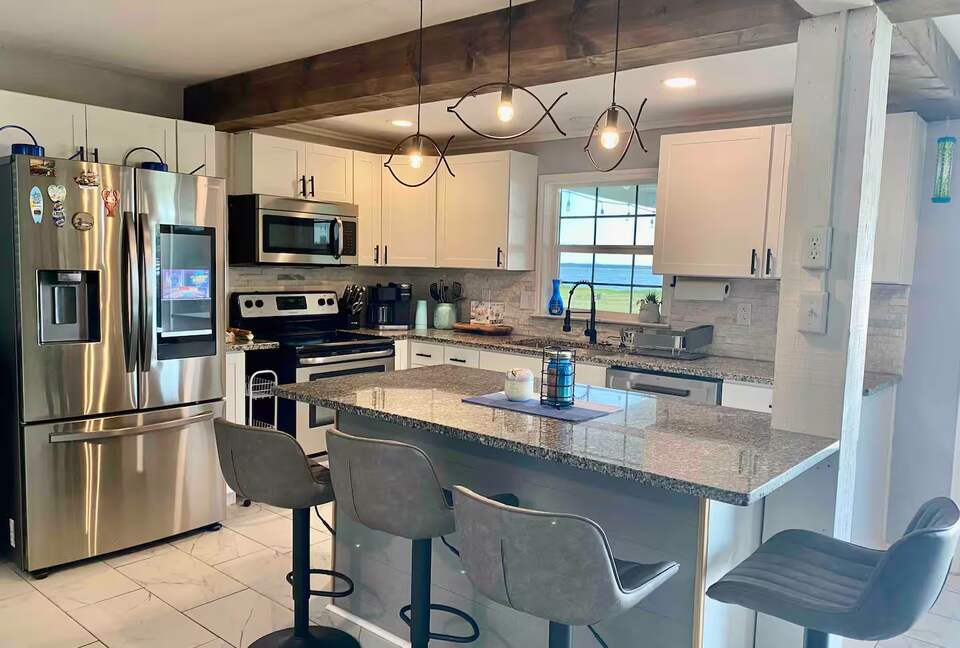 Modern Lakefront Escape Near Dallas with Endless Views - Kemp, Texas