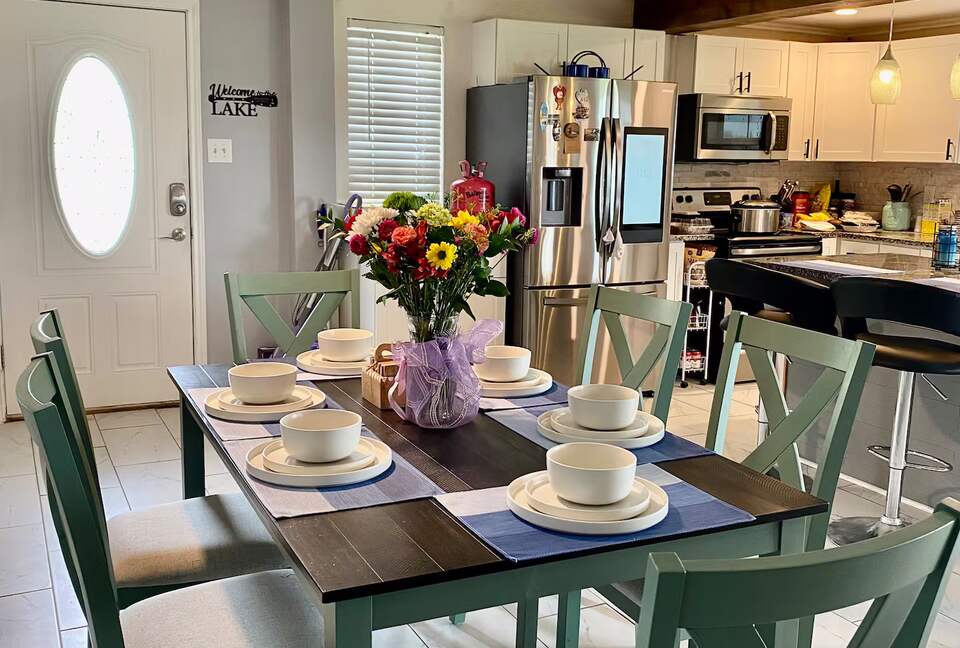 Modern Lakefront Escape Near Dallas with Endless Views - Kemp, Texas