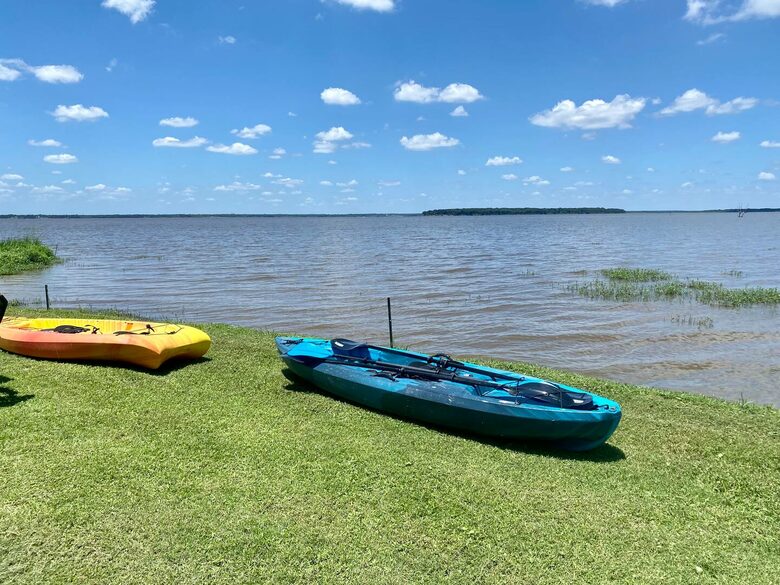 Modern Lakefront Escape Near Dallas with Endless Views - Kemp, Texas