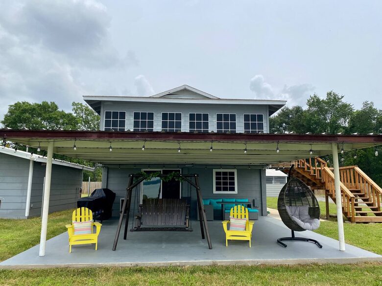 Modern Lakefront Escape Near Dallas with Endless Views - Kemp, Texas