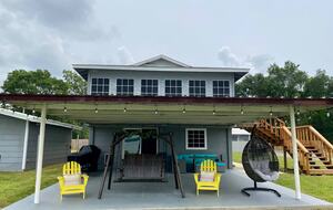 Modern Lakefront Escape Near Dallas with Endless Views - Kemp, Texas